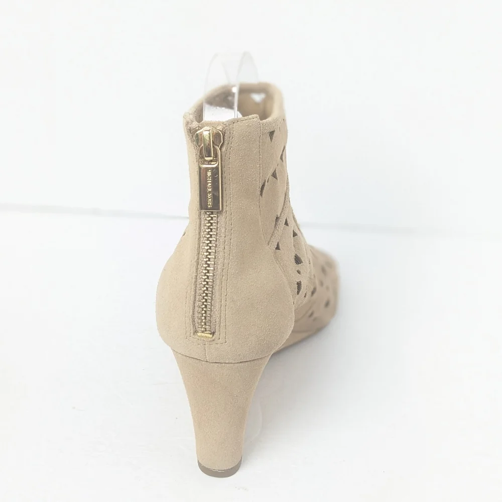 Michael Kors Uma Wedge - Picture 5 of 16